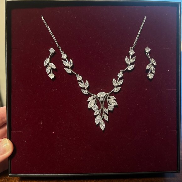 Lucy's Wedding Jewelry (Necklace and Dangling Earrings) - Picture 2 of 3